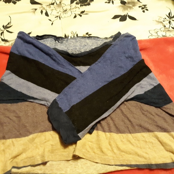 Crop top - Picture 2 of 3